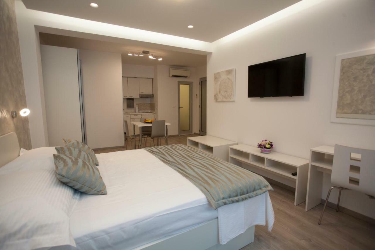 Apartments Lovret Flowers Split Exterior foto